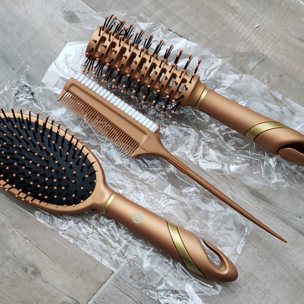 NWOT Joy Mangano brush set